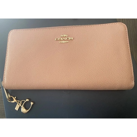 Coach mini purse charm or zipper pull, comes with Coach Dust Bag - Picture 2 of 9